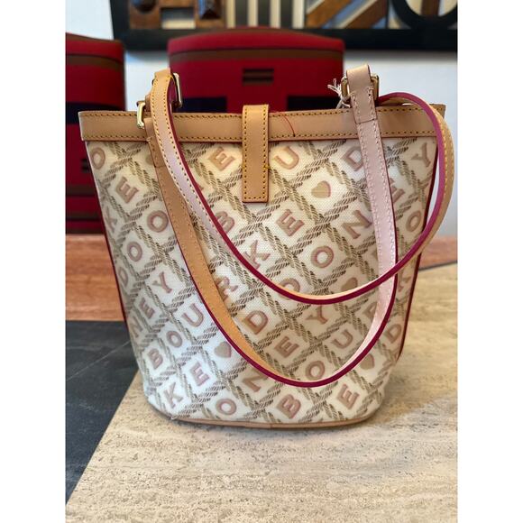 NWT! Vtg Dooney & Bourke Cream Crossword Leather & Canvas Bucket Bag Orig $175* - Picture 5 of 13